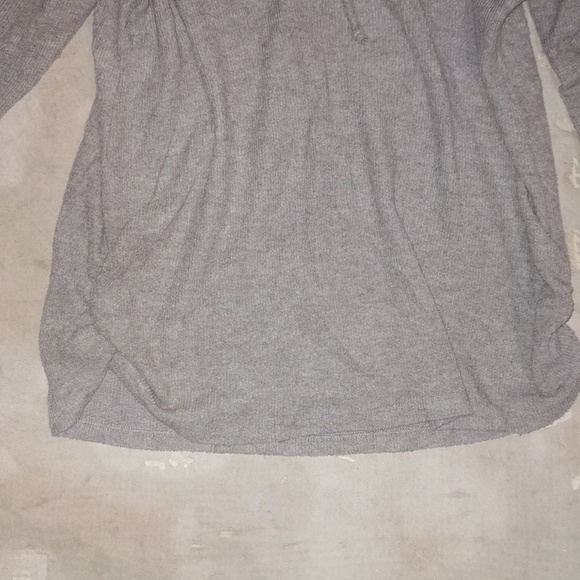 Soft grey cowal neck sweater with short sleeves and side details - Picture 2 of 5